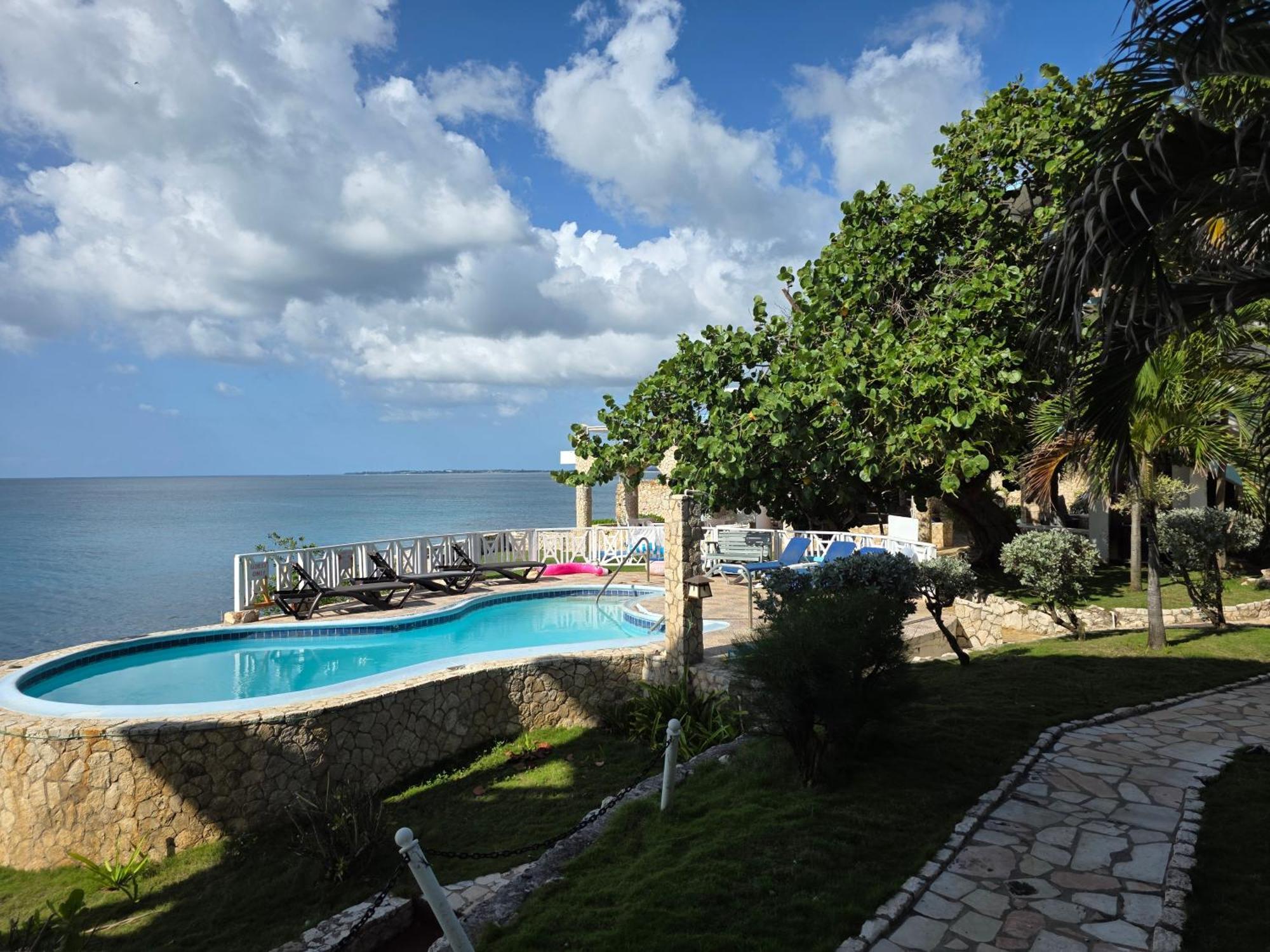 Home Sweet Home Resort Negril Exterior photo